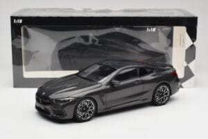 BMW M8 F92 Grey Metallic Minichamps 1:18 110029022 Metal — zdjęcie 8 z 8