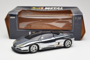 BMW Nazca M12 Chrome Silver Revell 1:18 08916 Metal — zdjęcie 8 z 8