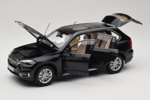 BMW X5 E70 Sapphire Black Paragon 1:18 PA-97071 Metal — zdjęcie 2 z 8
