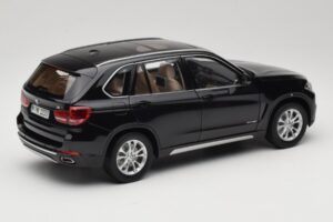 BMW X5 E70 Sapphire Black Paragon 1:18 PA-97071 Metal — zdjęcie 3 z 8