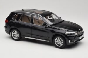 BMW X5 E70 Sapphire Black Paragon 1:18 PA-97071 Metal — zdjęcie 6 z 8