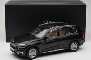 BMW X5 E70 Sapphire Black Paragon 1:18 PA-97071 Metal — zdjęcie 8 z 8