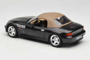 BMW Z3 Roadster Zielony Edycja Dealerska UT Models 1:18 80439411711 Metal — zdjęcie 7 z 8