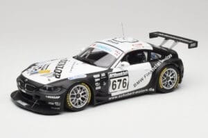 BMW Z4 #676 H. Stuck / J. Hennerici / D. Hurtgen Team Schubert Nürburgring 24 Hours 2006 AUTOart 1:18 80649 Metal