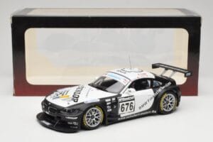 BMW Z4 #676 H. Stuck / J. Hennerici / D. Hurtgen Team Schubert Nürburgring 24 Hours 2006 AUTOart 1:18 80649 Metal — zdjęcie 6 z 6