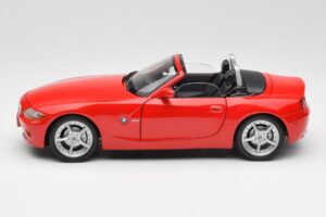 BMW Z4 E85 Roadster Czerwony Bburago 1:18 34046 Metal — zdjęcie 4 z 8