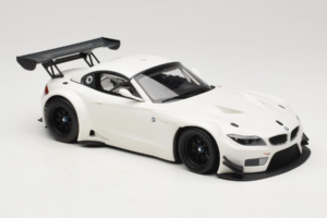 BMW Z4 GT3 E89 Biały Minichamps 1:18 151122301 Metal — zdjęcie 4 z 6