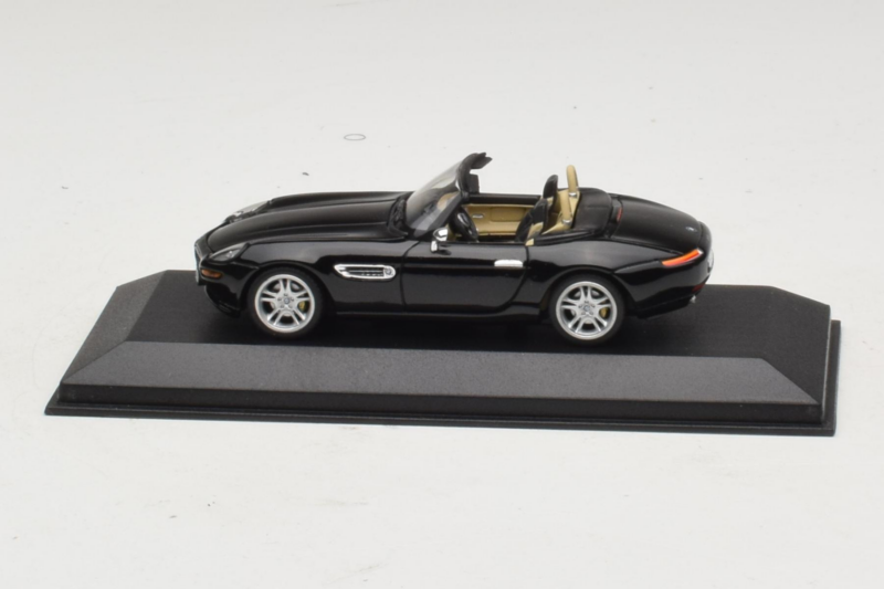 BMW Z8 Kabriolet Czarny Minichamps 1:43 80420026607-R1 Metal
