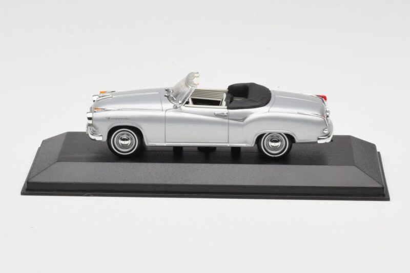 Borgward Isabella Kabriolet Srebrny Minichamps 1:43 Borgward Isabella Kabriolet Srebrny Minichamps 1:43 400096030 Metal