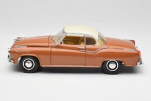 Borgward Isabella Coupe Brązowy Biały Revell 1:18 08982 Metal — zdjęcie 4 z 8