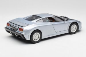 Bugatti EB110 SS Srebrny Anson 1:18 30303-W-M2 Metal — zdjęcie 3 z 8