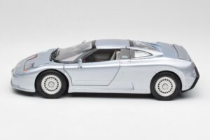 Bugatti EB110 SS Srebrny Anson 1:18 30303-W-M2 Metal — zdjęcie 4 z 8