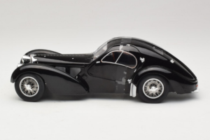 Bugatti Type 57 SC Atlantic Czarny Solido 1:18 S1802101 Metal — zdjęcie 3 z 6