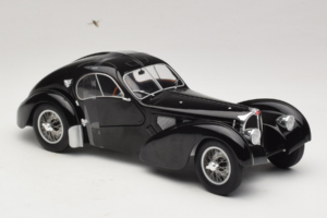 Bugatti Type 57 SC Atlantic Czarny Solido 1:18 S1802101 Metal — zdjęcie 4 z 6