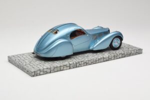 Bugatti Type 57SC Atlantic Niebieski Minichamps 1:18 107110320 Metal — zdjęcie 2 z 6