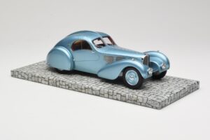 Bugatti Type 57SC Atlantic Niebieski Minichamps 1:18 107110320 Metal — zdjęcie 4 z 6