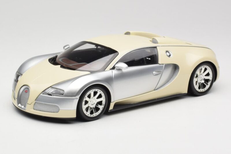 Bugatti Veyron Edition Centenaire Chrome Beige Minichamps 1:18 100110854 Metal