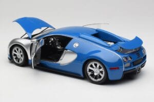 Bugatti Veyron Edition Centenaire Chrome Blue Minichamps 1:18 100110850-O Metal — zdjęcie 4 z 7