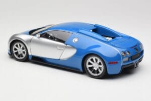 Bugatti Veyron Edition Centenaire Chrome Blue Minichamps 1:18 100110850-O Metal — zdjęcie 6 z 7