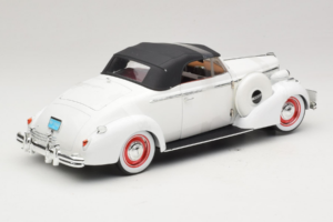 Buick Century Kabriolet Biały Signature Models 1:18 18131 Metal — zdjęcie 2 z 6
