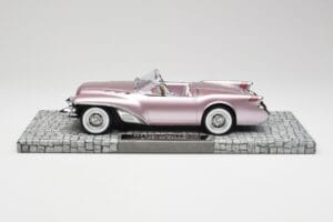 Buick Wildcat II Concept Salmon Metallic Minichamps 1:18 107141221 Żywica — zdjęcie 3 z 6