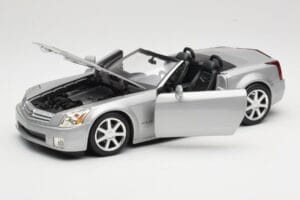 Cadillac XLR Cabrio Srebrny Hot Wheels 1:18 53838 Metal — zdjęcie 2 z 8