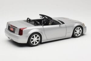 Cadillac XLR Cabrio Srebrny Hot Wheels 1:18 53838 Metal — zdjęcie 3 z 8