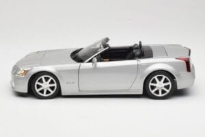Cadillac XLR Cabrio Srebrny Hot Wheels 1:18 53838 Metal — zdjęcie 4 z 8