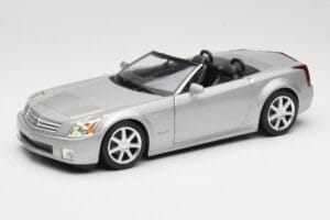Cadillac XLR Cabrio Srebrny Hot Wheels 1:18 53838 Metal