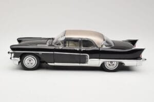 Cadillac Brougham Czarny Sun Star 1:18 4001 Metal — zdjęcie 4 z 8