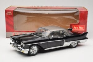Cadillac Brougham Czarny Sun Star 1:18 4001 Metal — zdjęcie 8 z 8