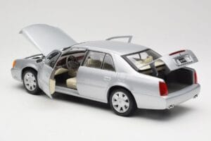 Cadillac DeVille DTS Maisto 1:18 56061 Metal — zdjęcie 5 z 8