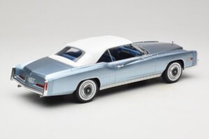 Cadillac Eldorado Kabriolet Niebieski MCG 1:18 MCG18472 Metal — zdjęcie 3 z 7