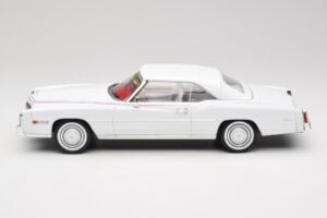 Cadillac Eldorado Kabriolet Biały MCG 1:18 MCG18474 Metal — zdjęcie 4 z 7