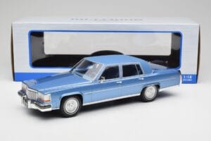 Cadillac Fleetwood Brougham Niebieski Metaliczny MCG 1:18 MCG18252 Metal — zdjęcie 6 z 6