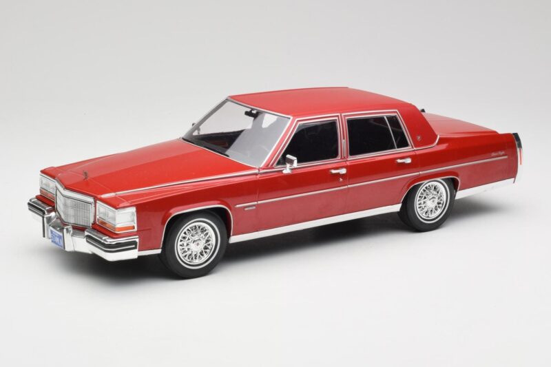 Cadillac Fleetwood Brougham Ciemnoczerwony Metaliczny MCG 1:18 MCG18251 Metal