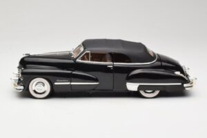 Cadillac Series 62 Czarny Anson 1:18 30345 Metal — zdjęcie 4 z 8