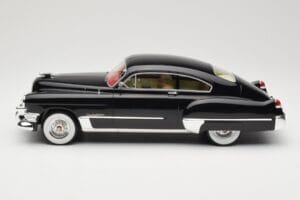 Cadillac Series 62 Club Sedanette Czarny BoS Models 1:18 BOS292 Żywica — zdjęcie 3 z 6