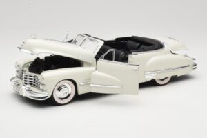 Cadillac Series 62 Kabriolet Biały Anson 1:18 30335 Metal — zdjęcie 2 z 8