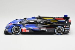Cadillac V-Series.R LMDh #2 E. Bamber / A. Lynn / R. Westbrook Chip Ganassi Racing 24 Hours of Le Mans 2023 TopSpeed 1:18 TS0 — zdjęcie 3 z 5