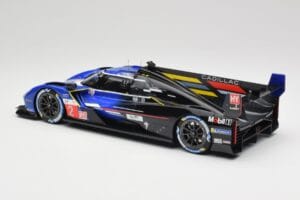 Cadillac V-Series.R LMDh #2 E. Bamber / A. Lynn / R. Westbrook Chip Ganassi Racing 24 Hours of Le Mans 2023 TopSpeed 1:18 TS0 — zdjęcie 4 z 5