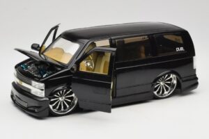 Chevrolet Astro Van Tuned Czarny Jada 1:18 63122 Metal — zdjęcie 2 z 8