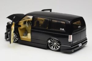 Chevrolet Astro Van Tuned Czarny Jada 1:18 63122 Metal — zdjęcie 5 z 8