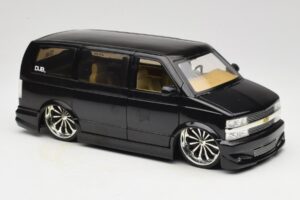 Chevrolet Astro Van Tuned Czarny Jada 1:18 63122 Metal — zdjęcie 6 z 8