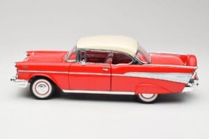 Chevrolet Bel Air Matador Czerwony & India Ivory Road Legends 1:18 92109 Metal — zdjęcie 4 z 8