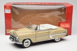 Chevrolet Bel Air Kabriolet Kremowy Sun Star 1:18 1623 Metal — zdjęcie 8 z 8