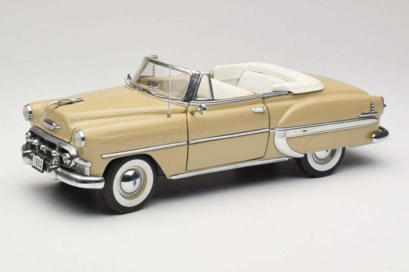 Chevrolet Bel Air Kabriolet Kremowy Sun Star 1:18 1623 Metal