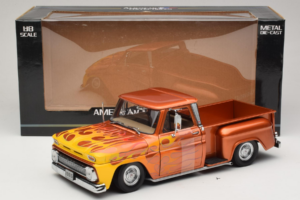 Chevrolet C-10 Stepside Pickup Lowrider Pomarańczowy z Płomieniem Sun Star 1:18 1392 Metal — zdjęcie 6 z 6