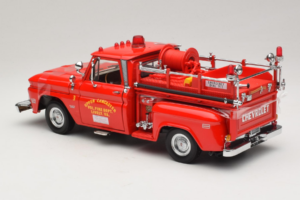 Chevrolet C-20 Fire Truck Sun Star 1:18 1383 Metal — zdjęcie 5 z 6