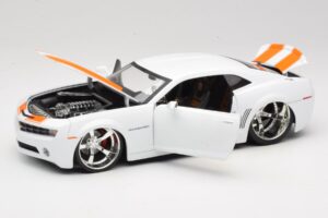Chevrolet Camaro Concept Tuned Biały Jada 1:18 63014 Metal — zdjęcie 2 z 8